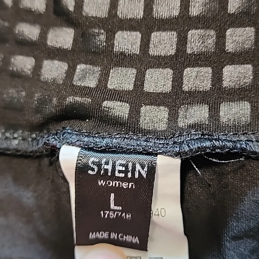 🦇 SHEIN Black Patterned Leggings 🦇